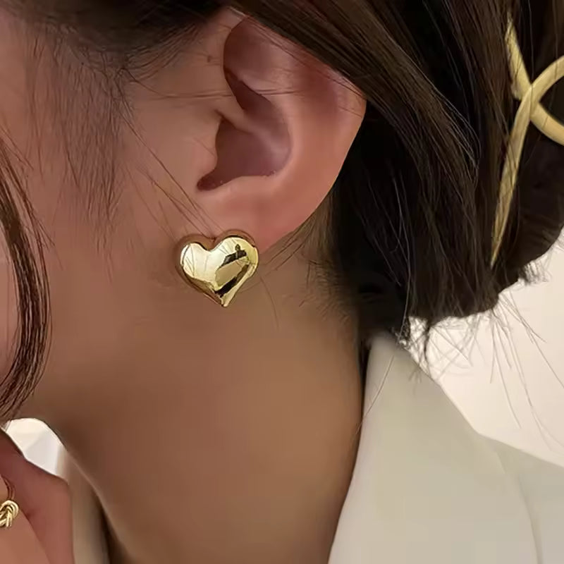 Aretes Corazón emchapado en oro 18K
